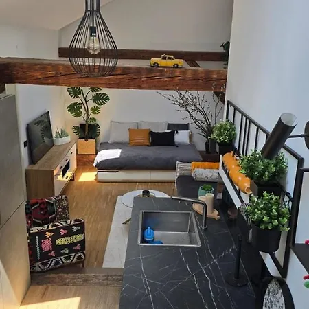 Apartma Funky Stylish Penthouse *