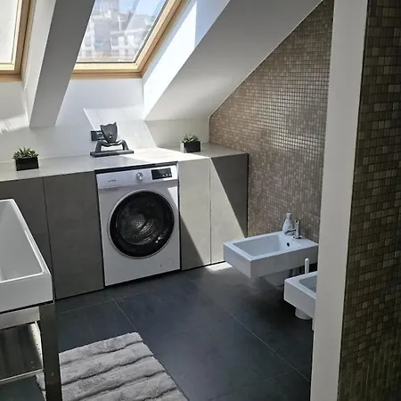 Funky Stylish Penthouse Apartmán