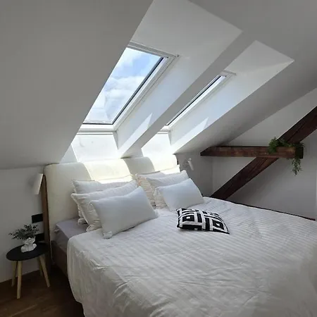 Funky Stylish Penthouse Apartmán *